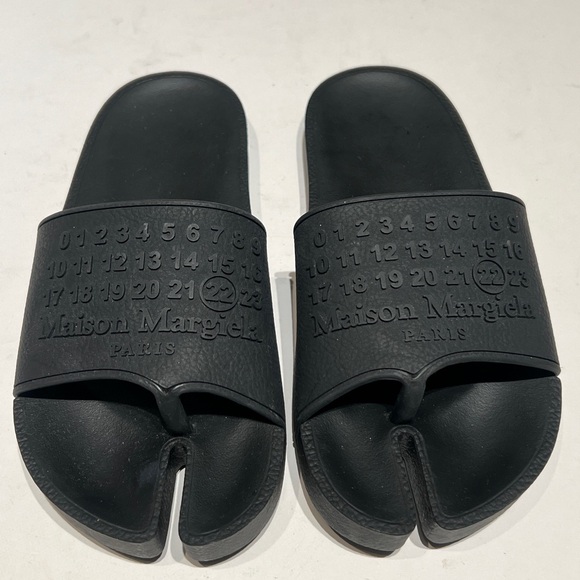 Maison Margiela Black tabi Slide Sandals
